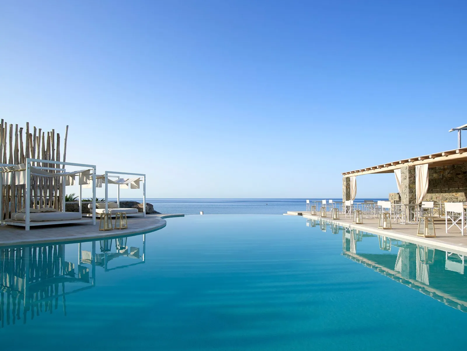 Artemis Seaside Resort