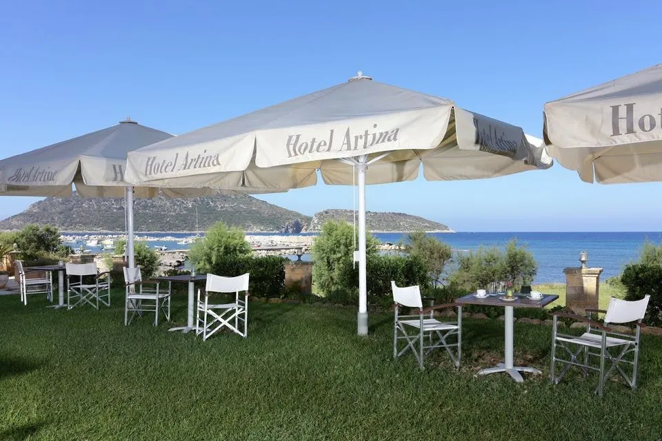 Artina Hotel