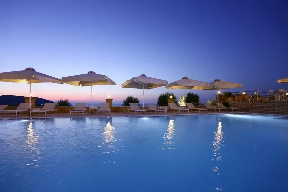 Artina Hotel