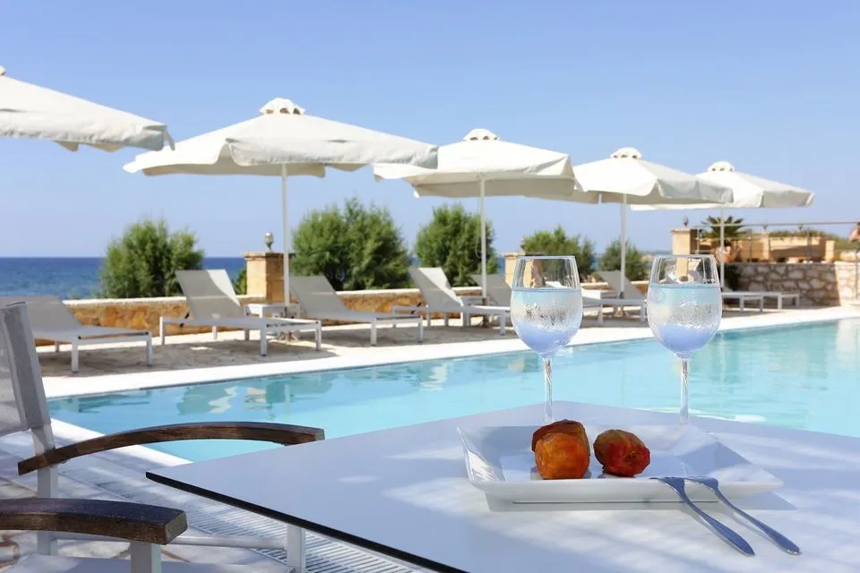 Artina Hotel