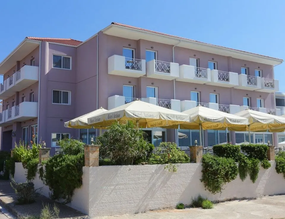 Artina Hotel