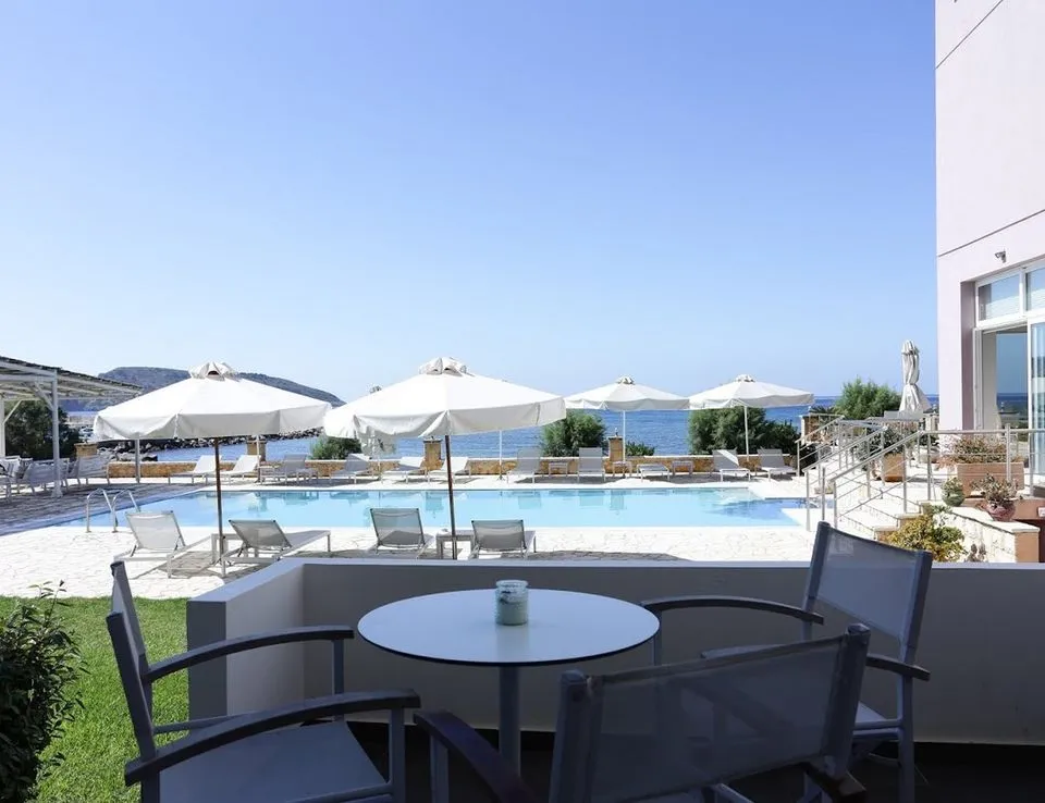Artina Hotel