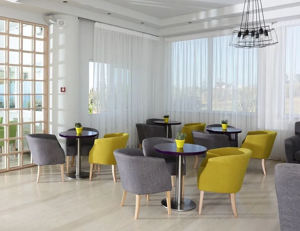 Artina Hotel