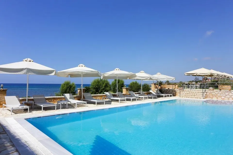 Artina Hotel
