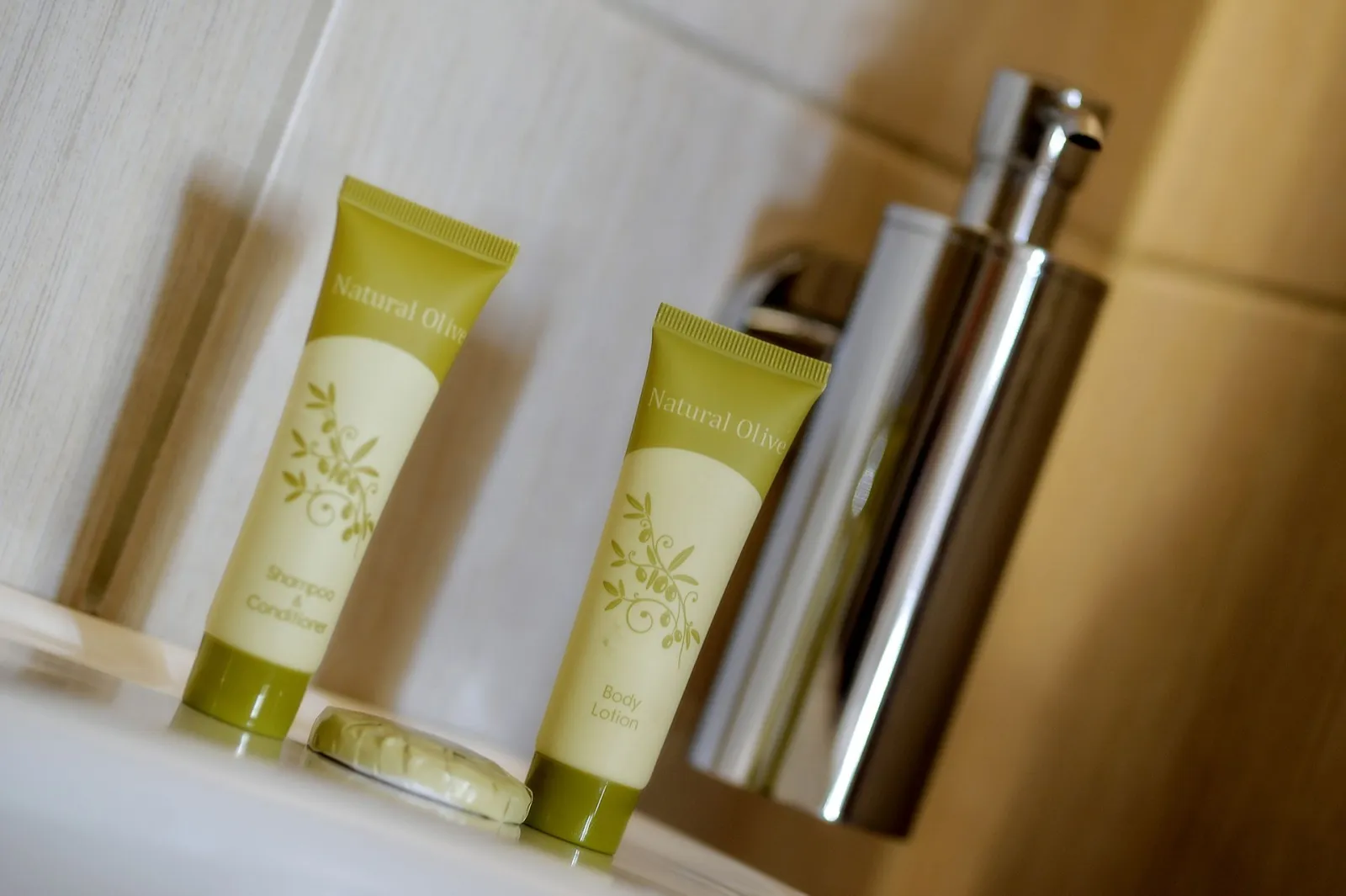 Lemon & Oil , the Best ingredients for the skin !!!Yours in our bath amenities