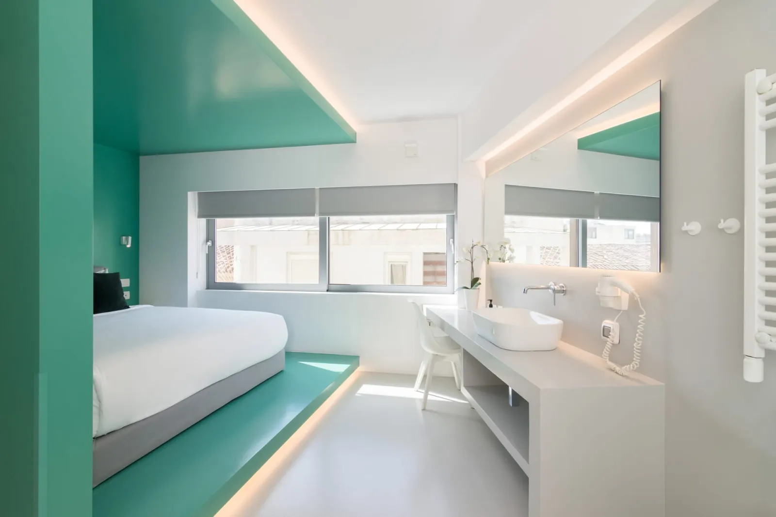 Athens Color Cube Luxury Apartments