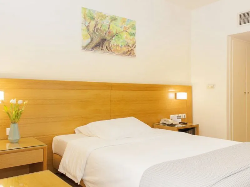 Athinais Hotel