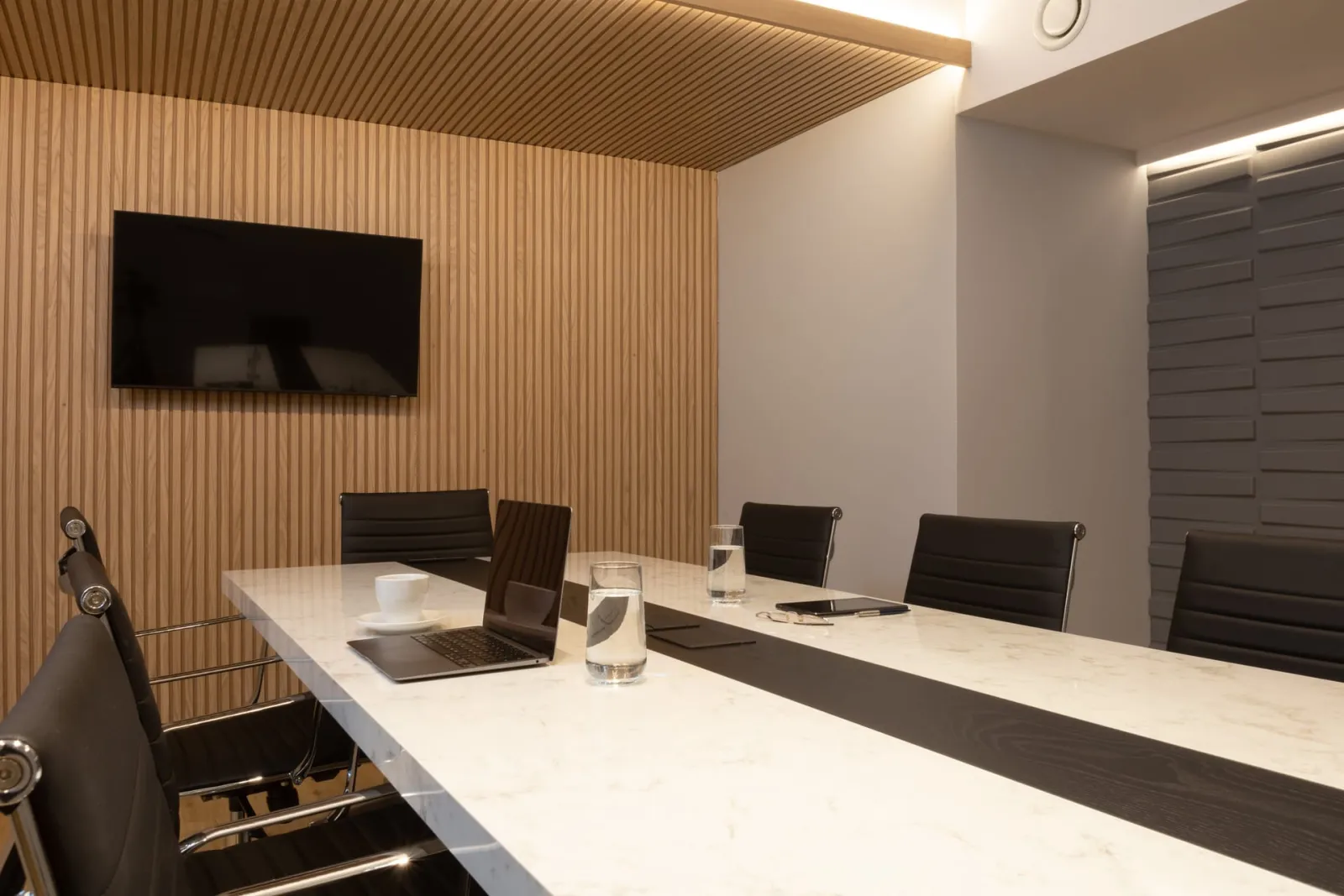 Incanto Boutique Suites – Neos Kosmos