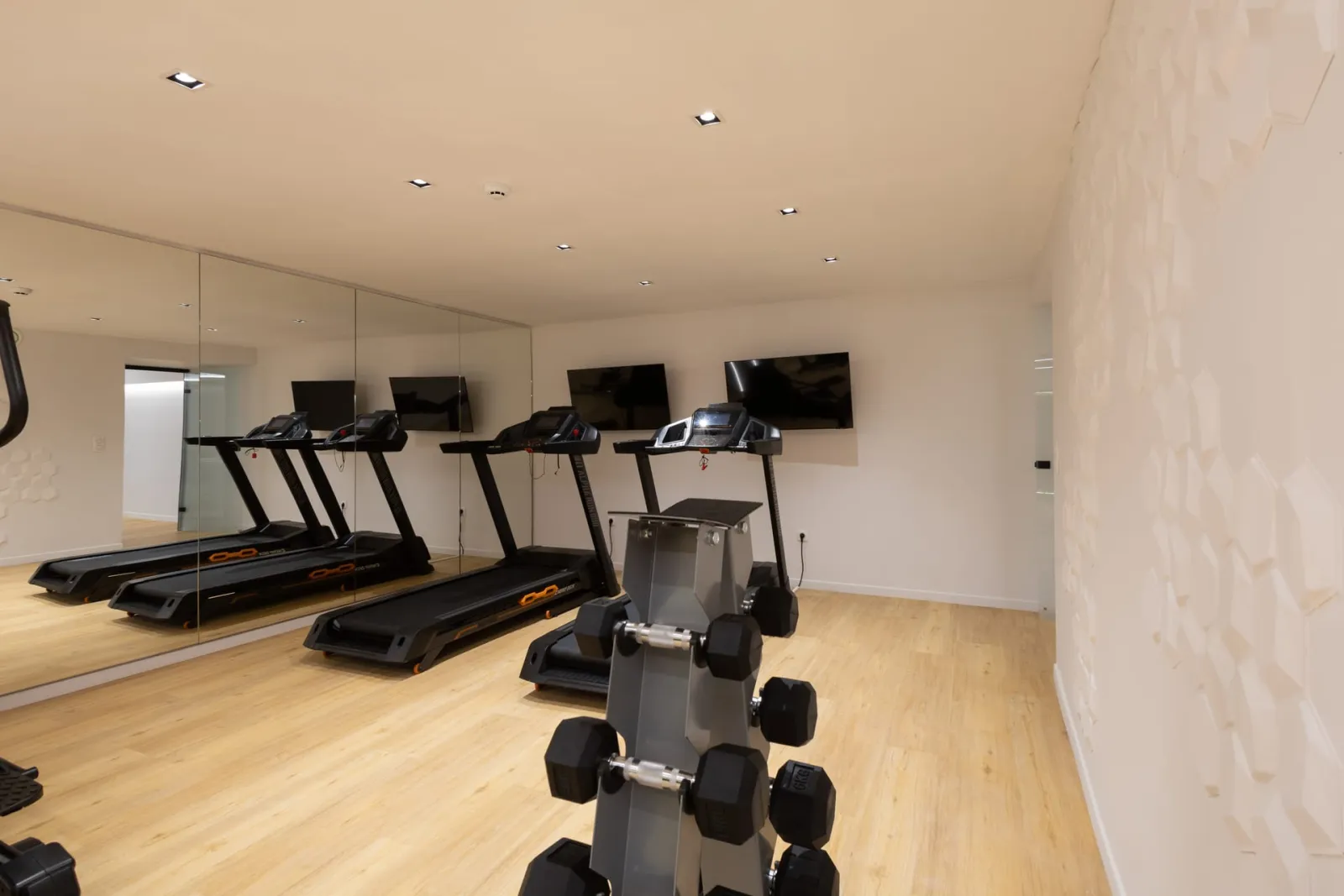 Incanto Boutique Suites – Neos Kosmos