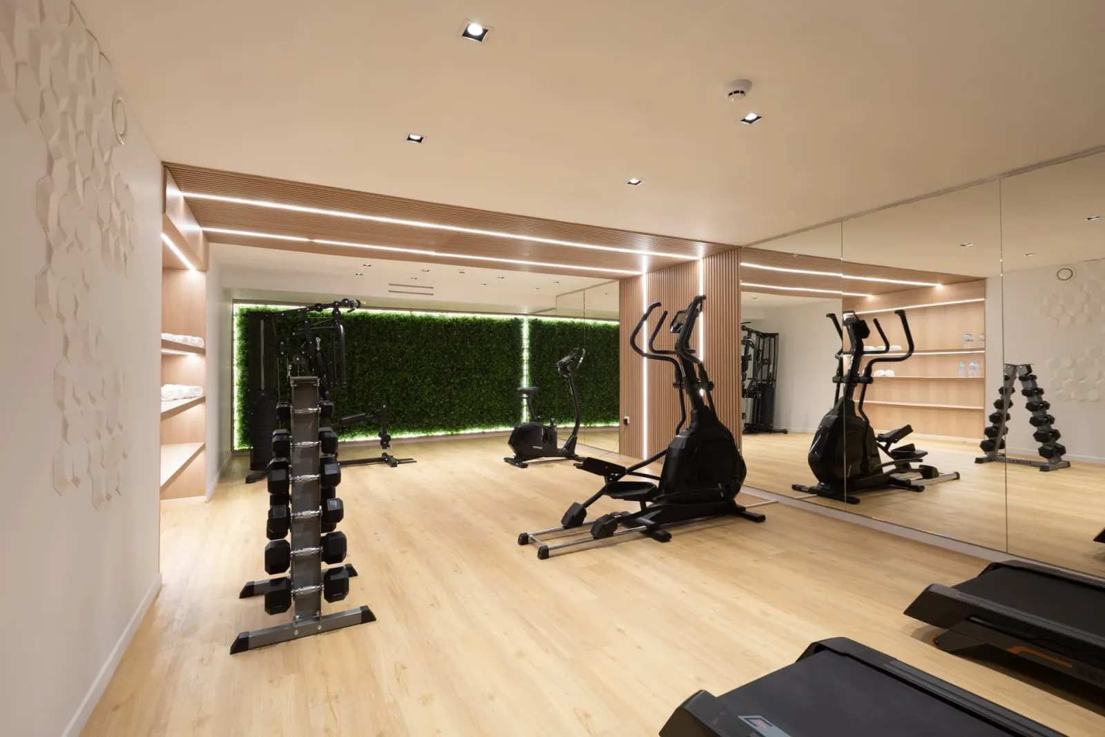 Incanto Boutique Suites – Neos Kosmos