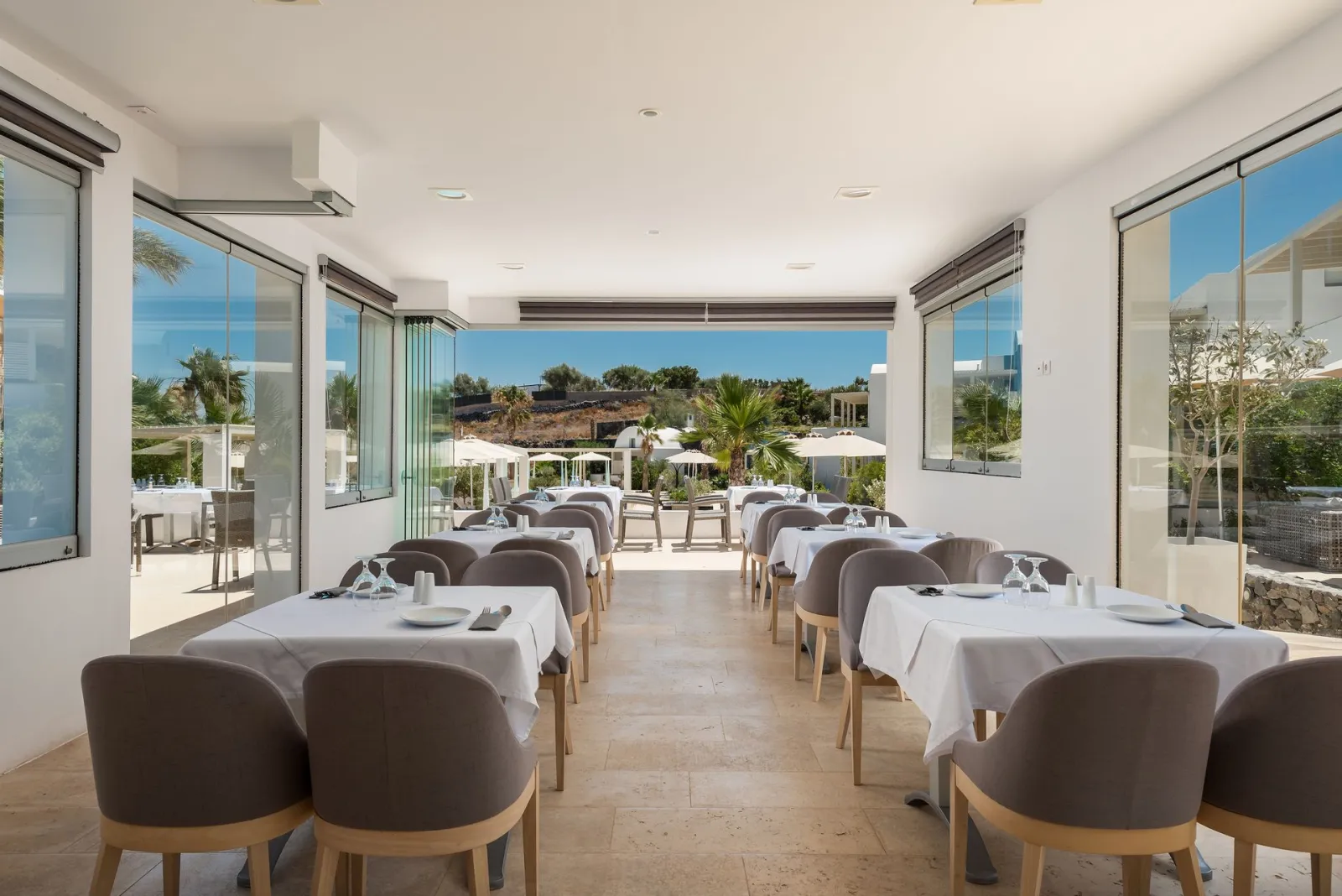 Restaurant - Aurora Luxury Suites