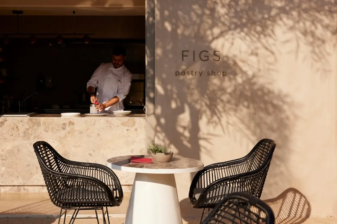 Figs, Pastry Shop