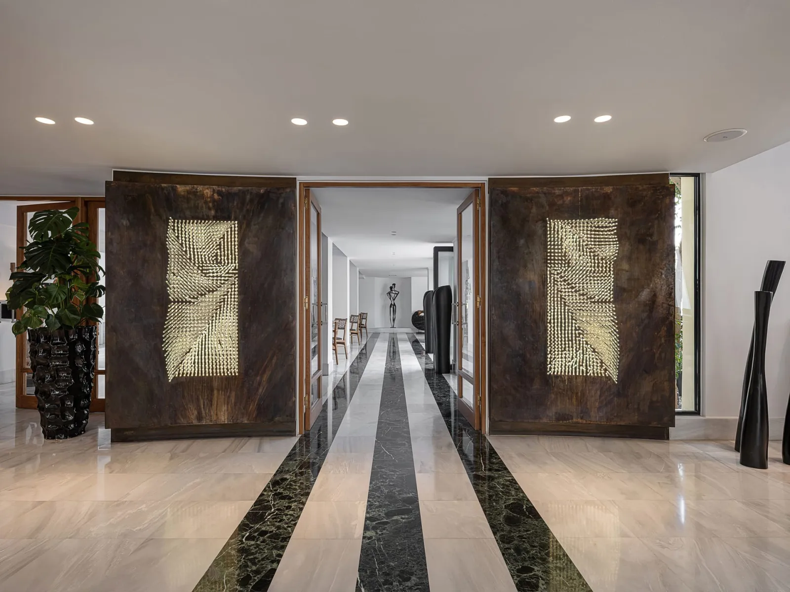 Avra City Hotel