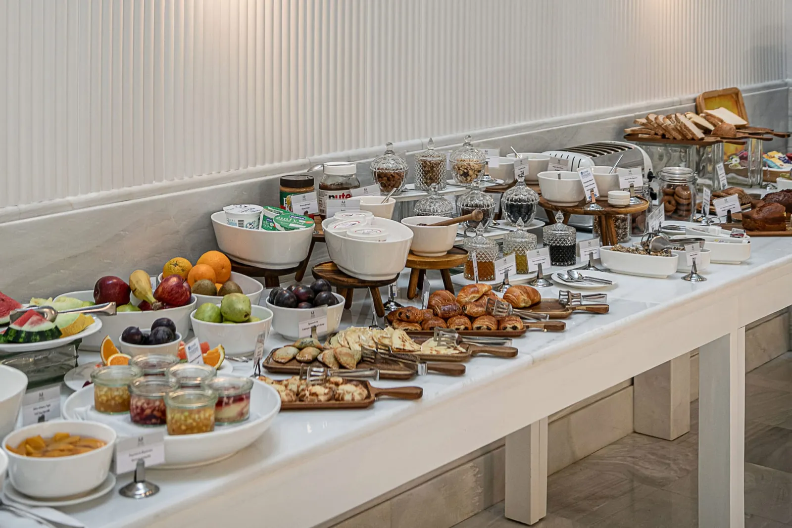 Avra City Hotel