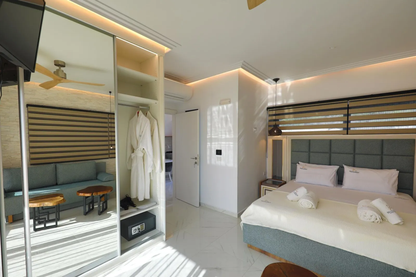 Beach Walk Luxury Suites