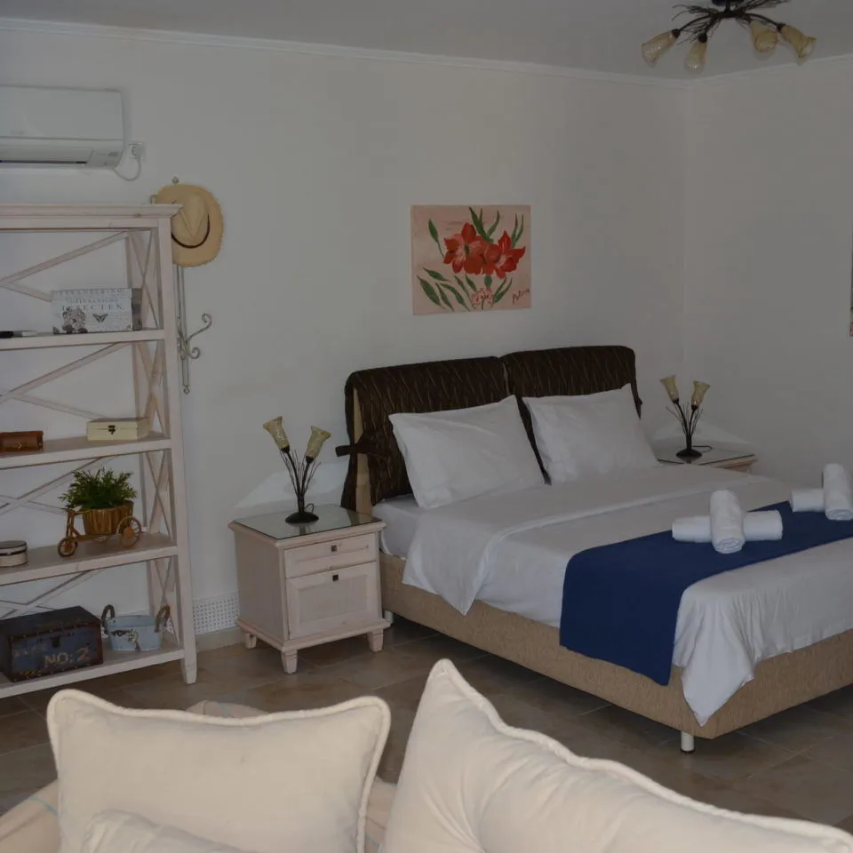Blue Ark Aigeira Flat & Studio