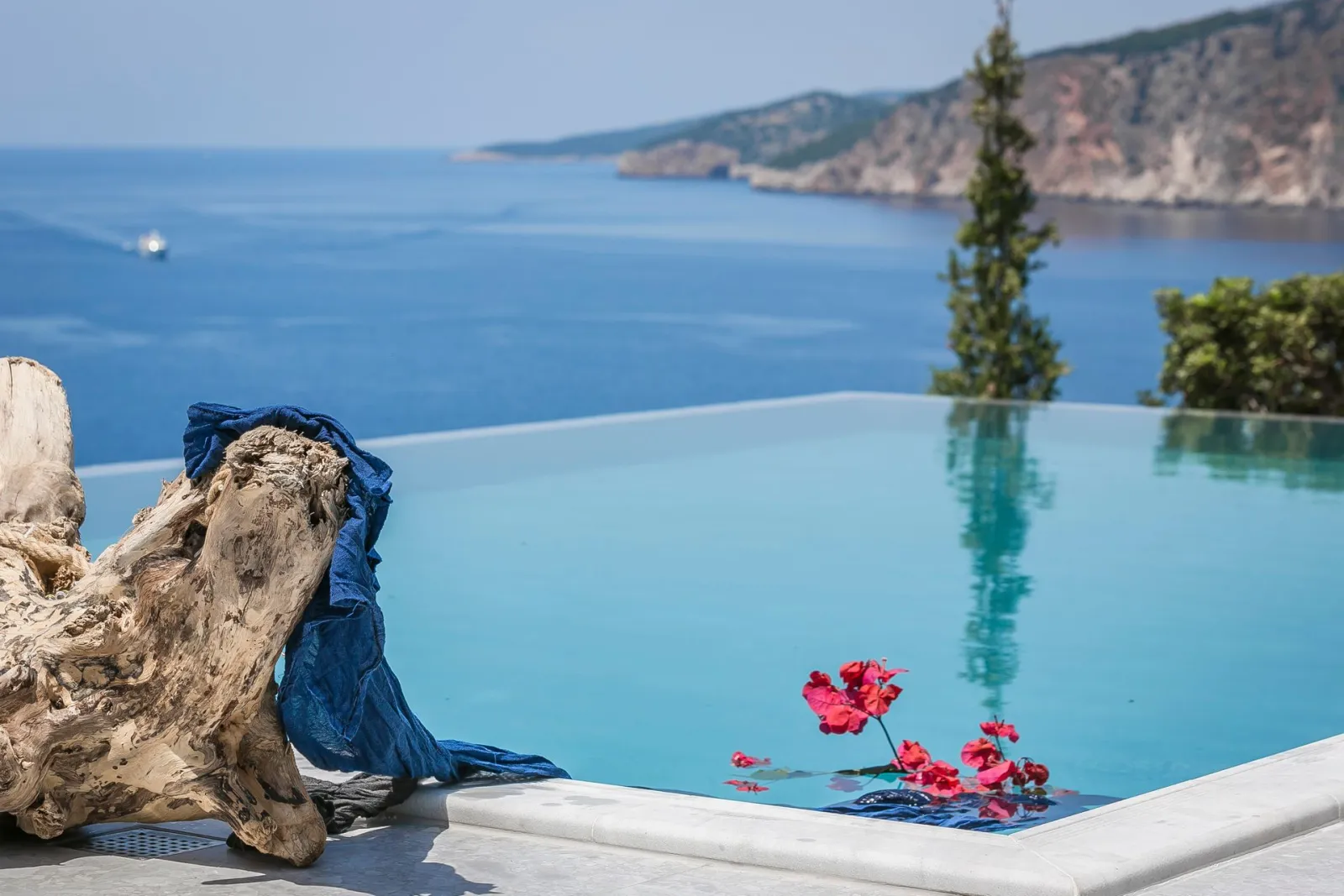 Assos Villas-Braunis Horio Villas