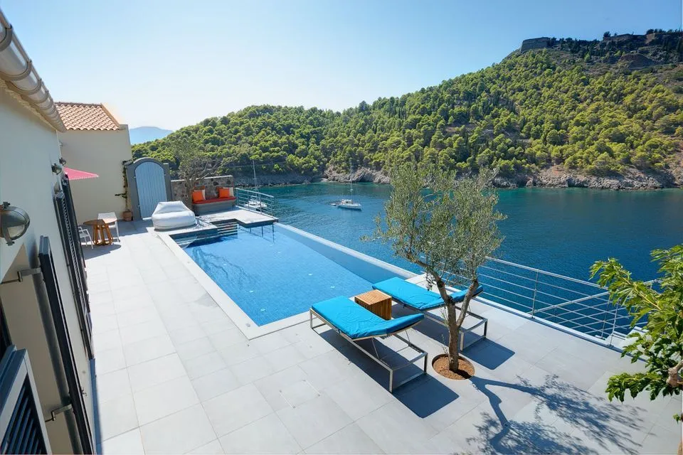 Assos Villas-Braunis Horio Villas
