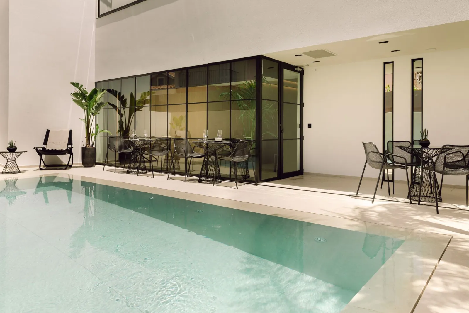 Canale Hotel & Suites
