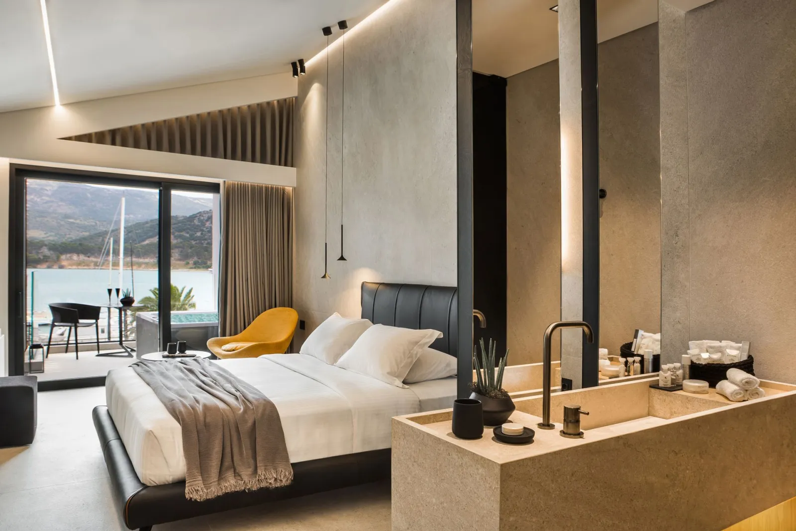 Canale Hotel & Suites