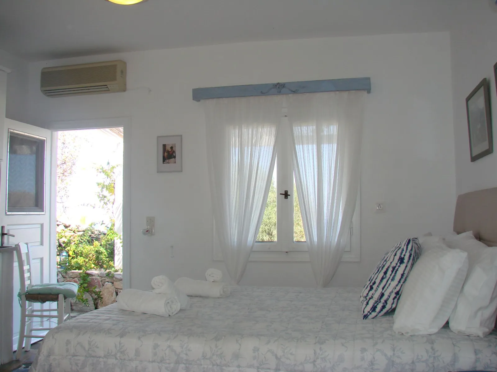 Captain's B&B