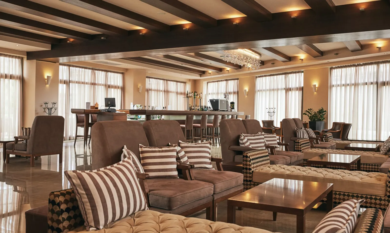 Lobby Bar - Indoors