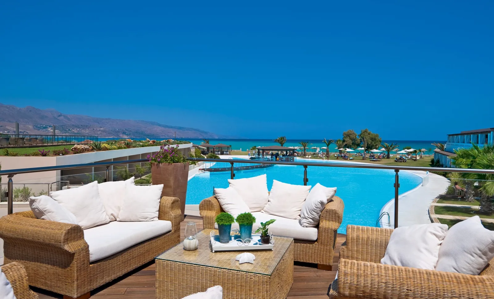 Lobby Bar - Outdoors