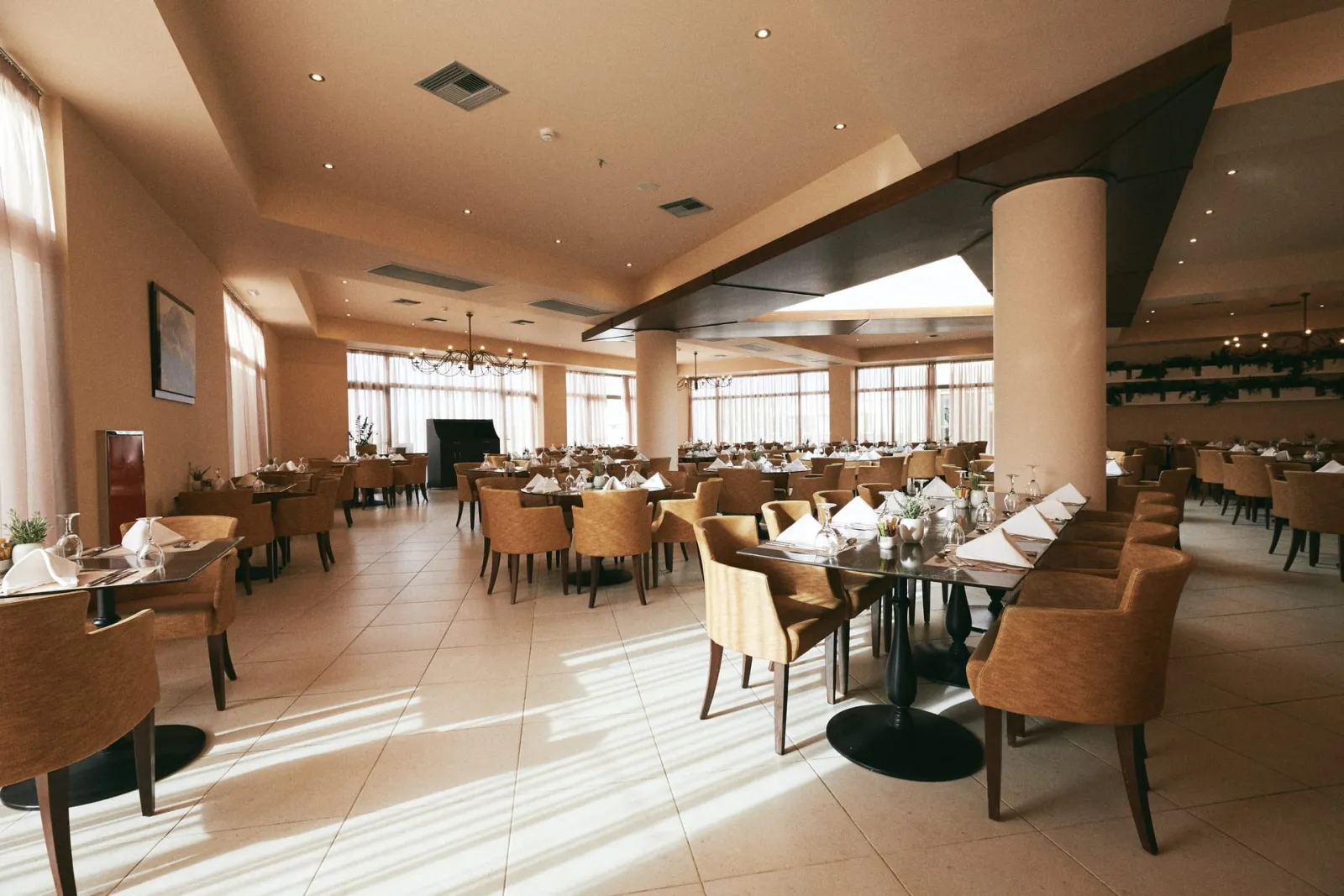 Arsenali Buffet Restaurant - Indoors