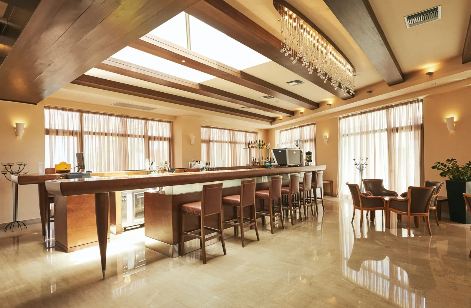 Lobby Bar - Indoors