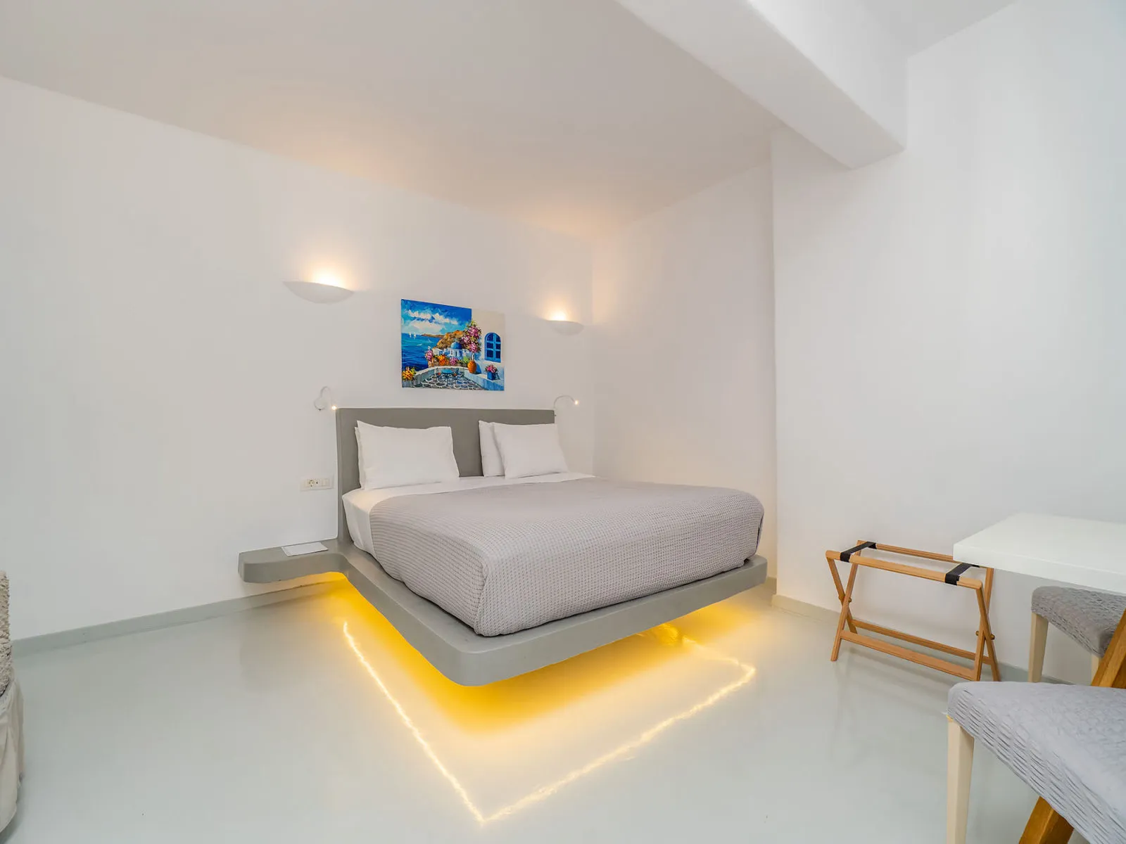 Central Fira Suites