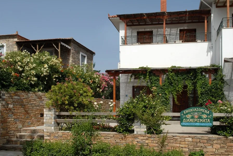 Zouzoula Studios in Milina Pelion