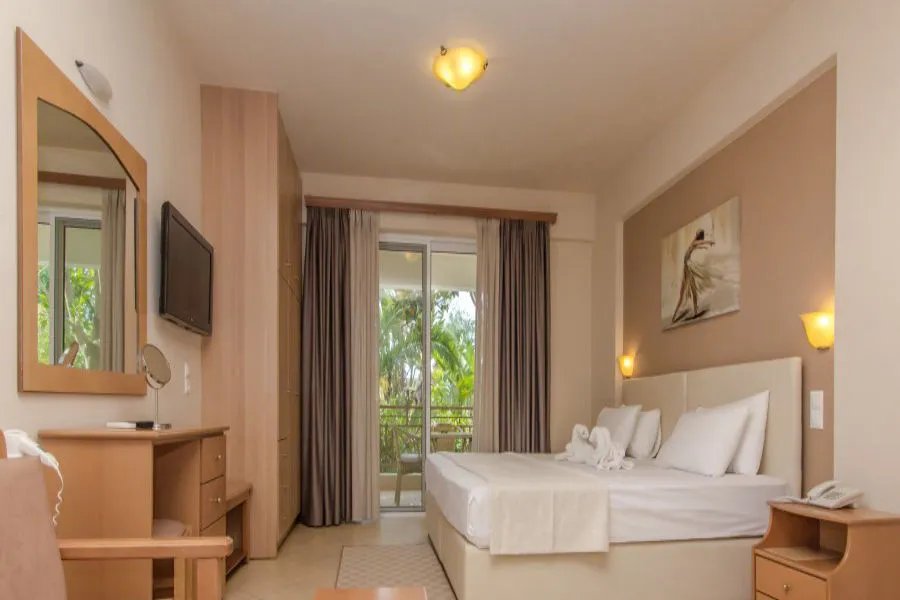 Colonides Beach Hotel