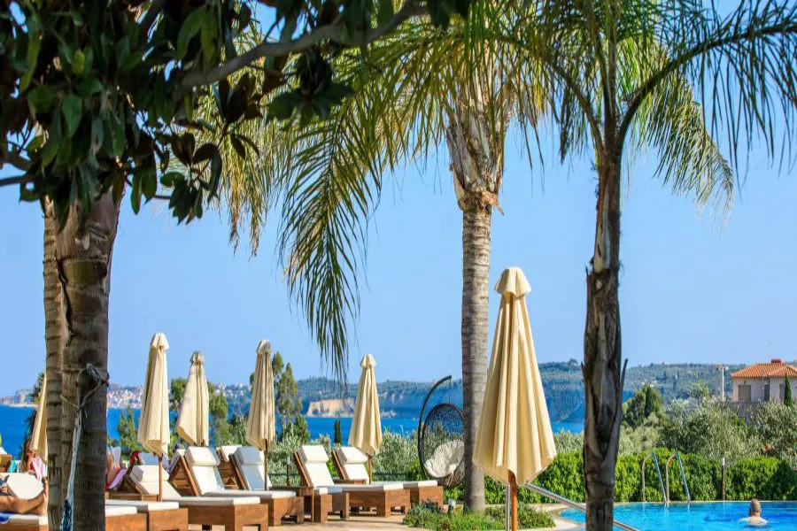 Colonides Retreat Sea & Silence