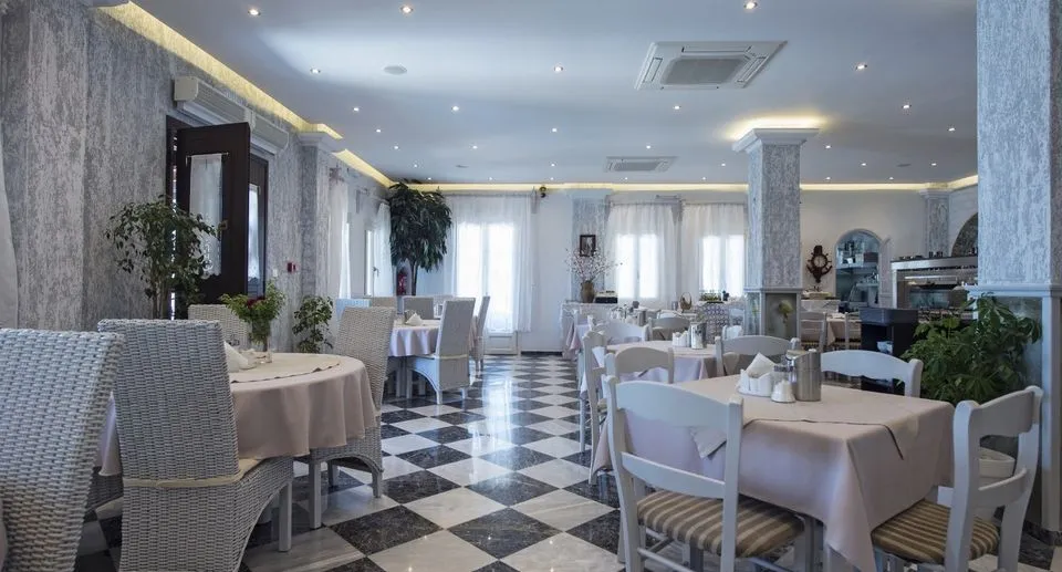Contaratos Beach Paros