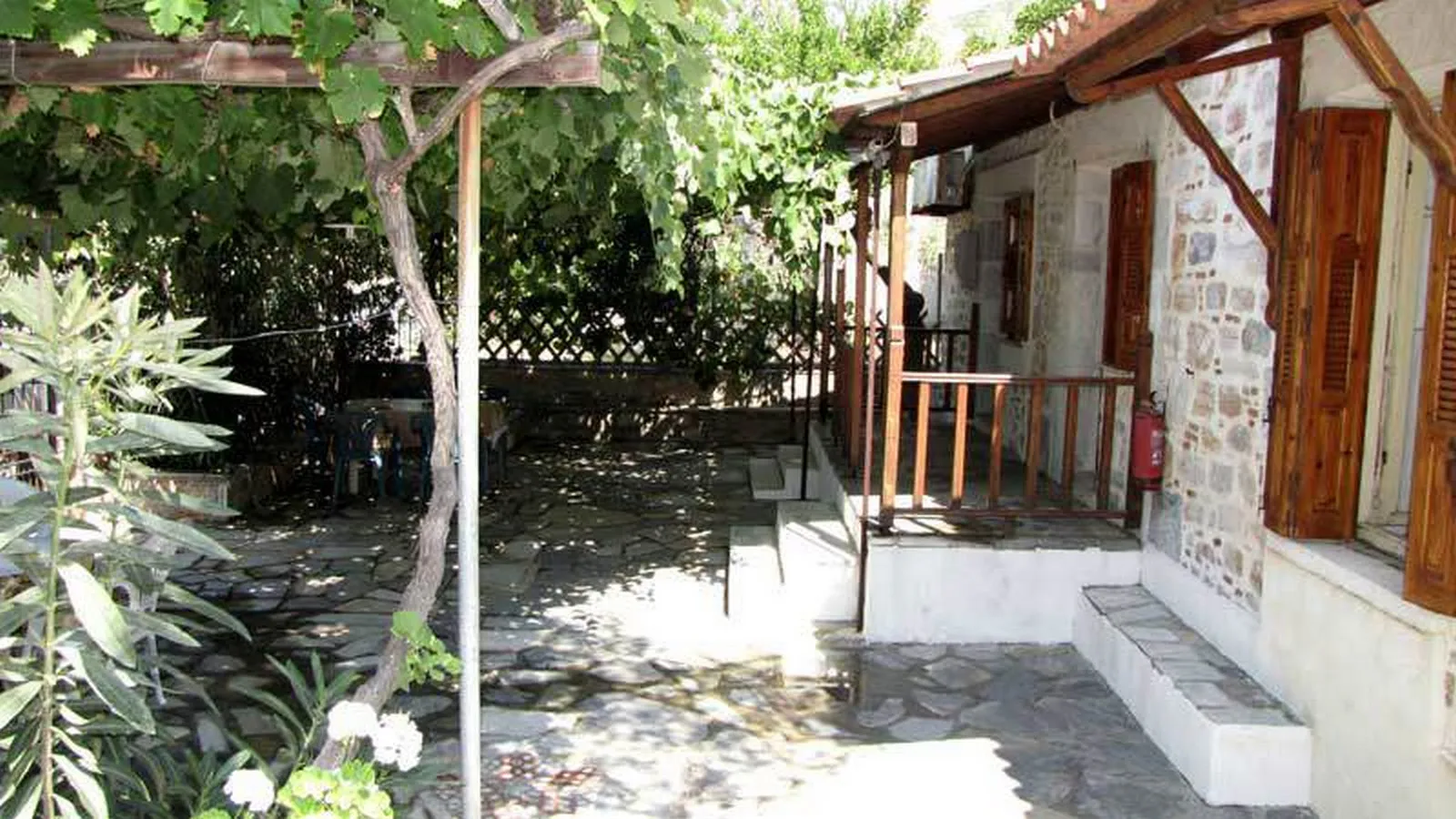 Studios in Front