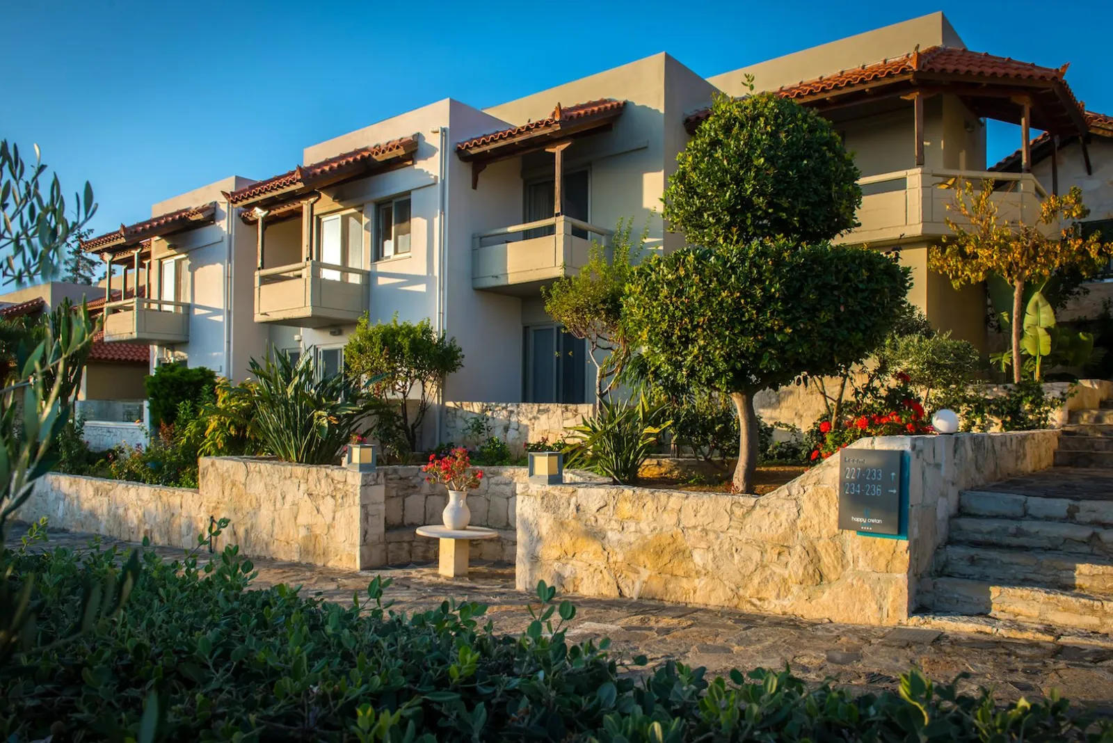 Happy Cretan Suites