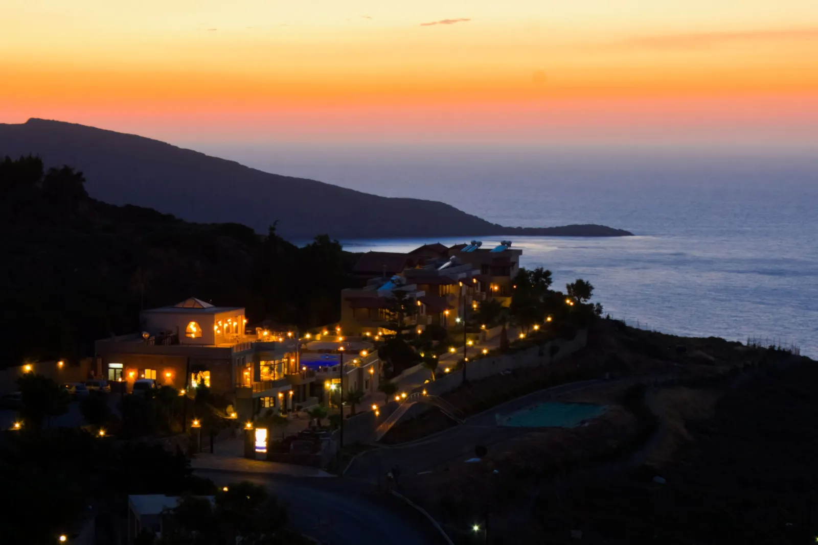 Happy Cretan Suites