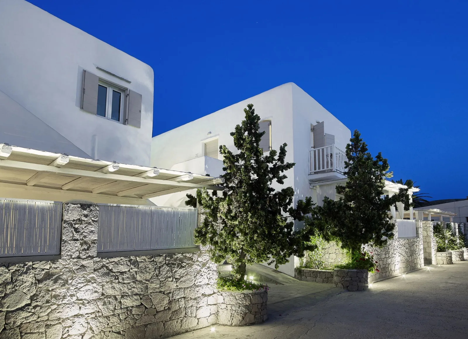 Delmar Apartments & Suites