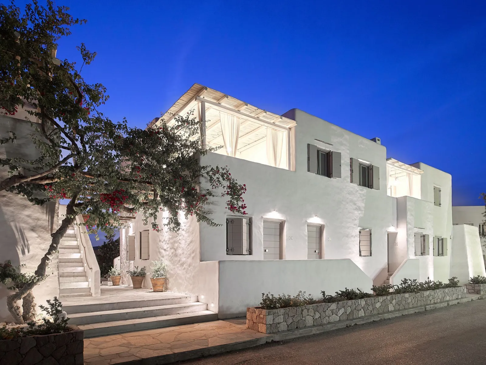 Delmar Apartments & Suites