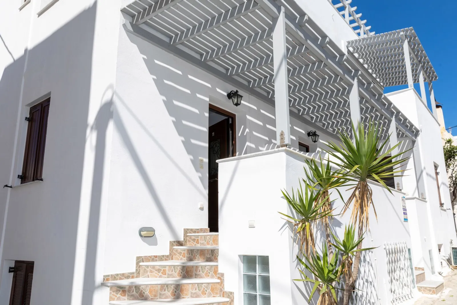 Depis Place and Apartments Naxos