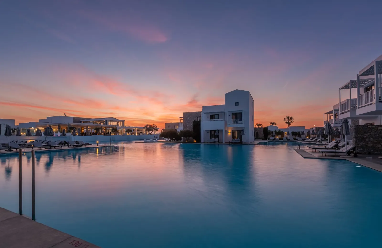 Diamond Deluxe Hotel