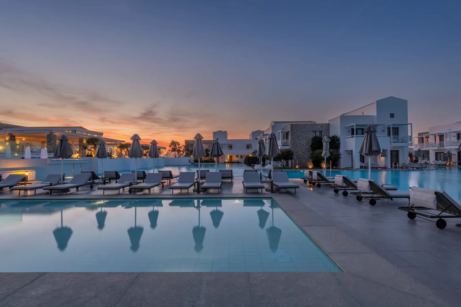 Diamond Deluxe Hotel