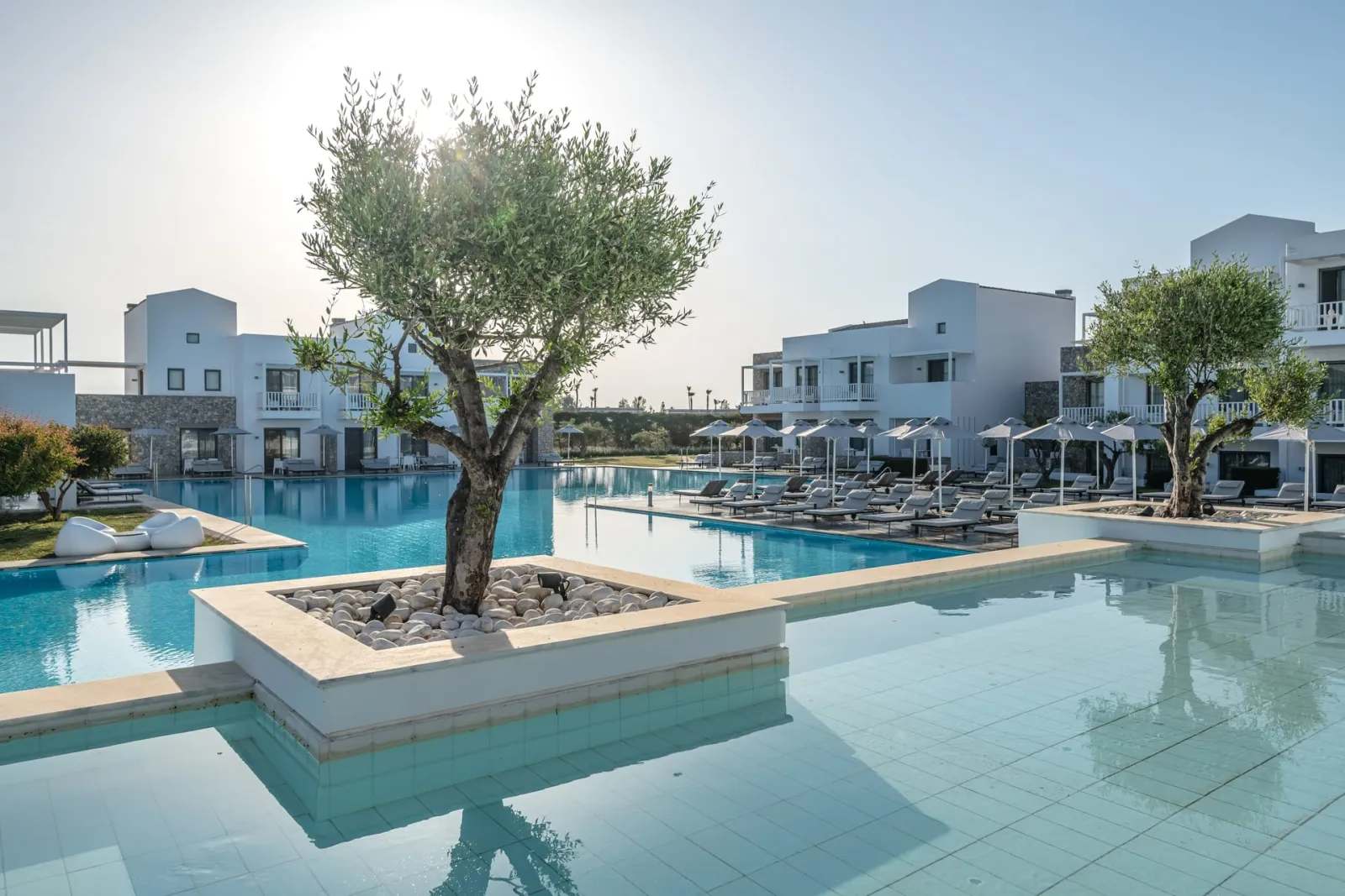 Diamond Deluxe Hotel