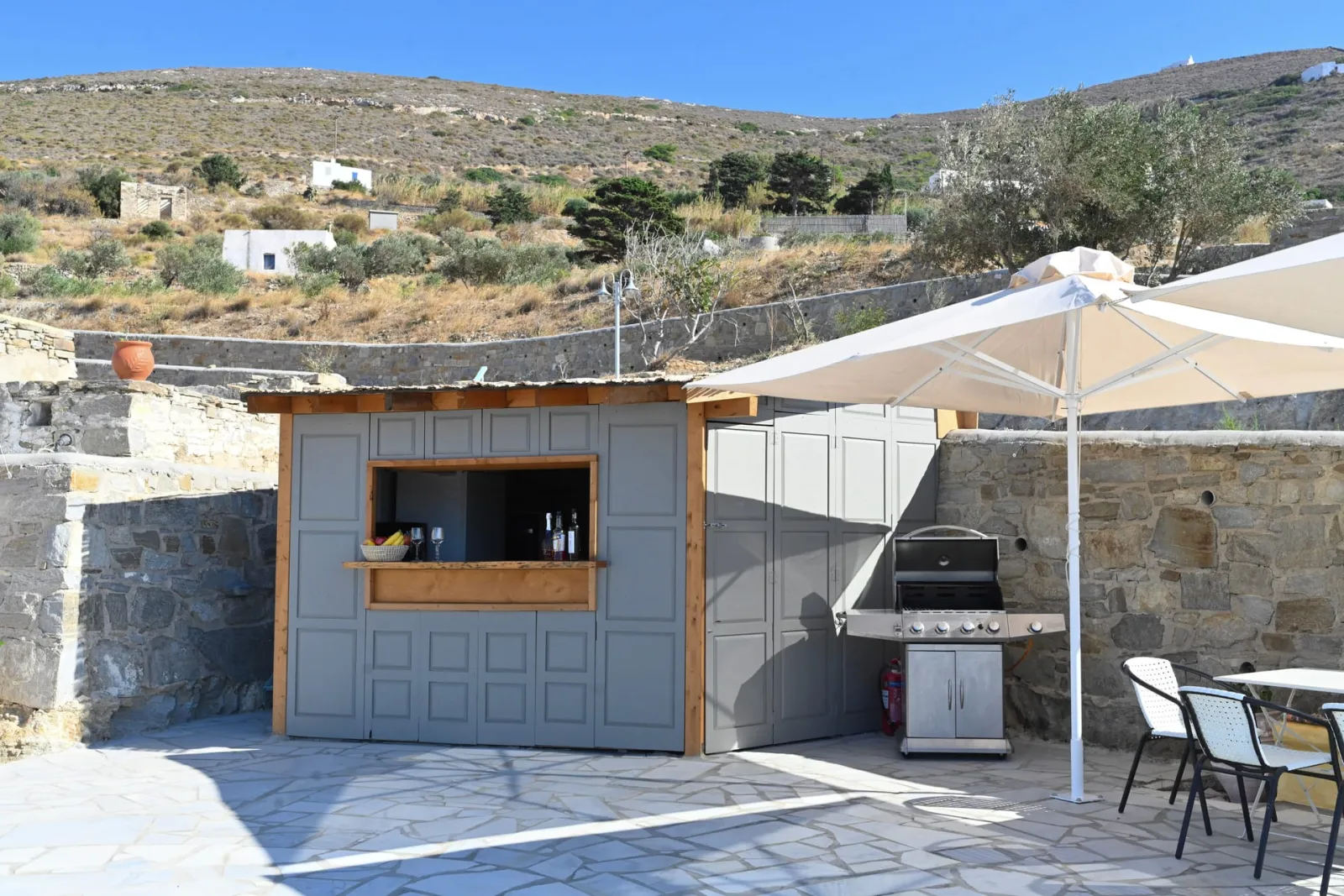 Pool Bar/BBQ