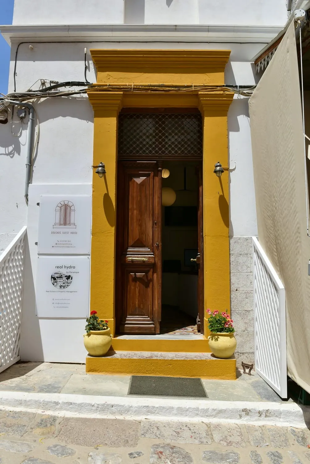 Douskos Guest House Hydra