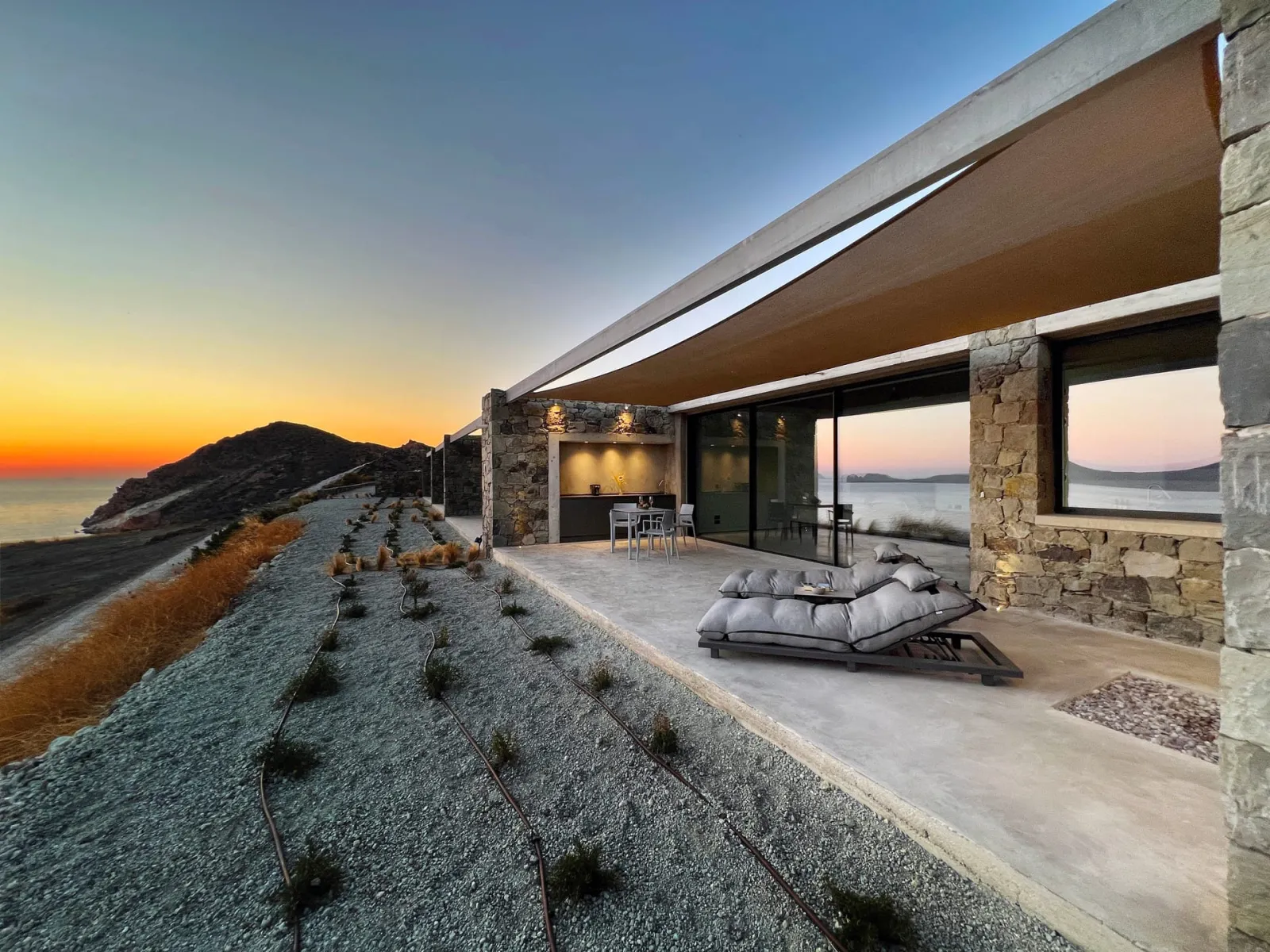 Echoes Suites Milos