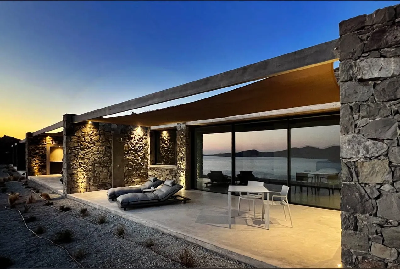 Echoes Suites Milos