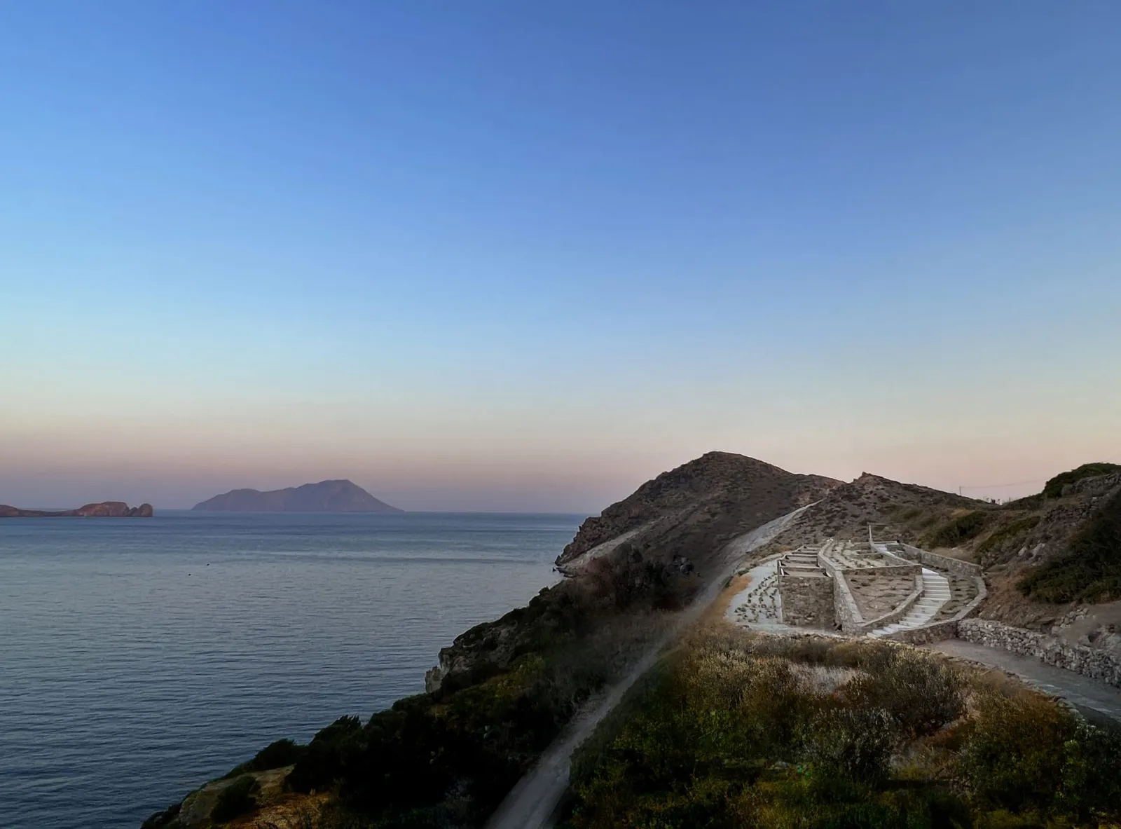 Echoes Suites Milos