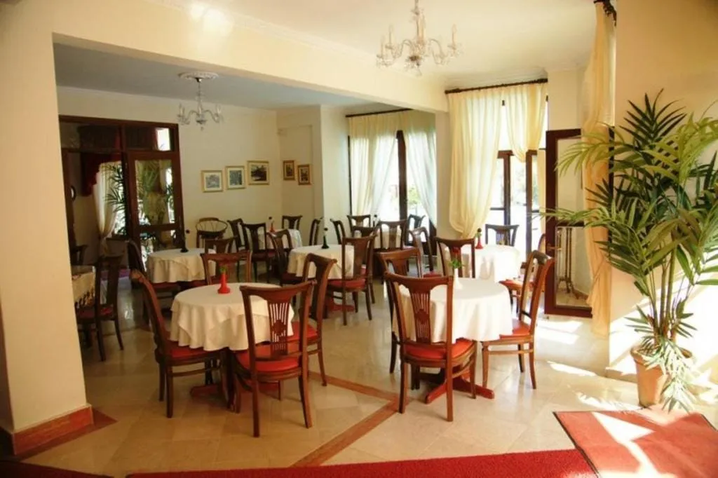 Eden Hotel