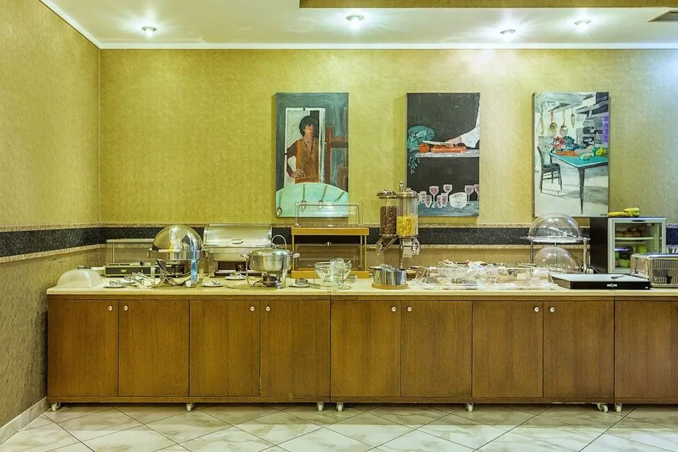 Breakfast room, buffet